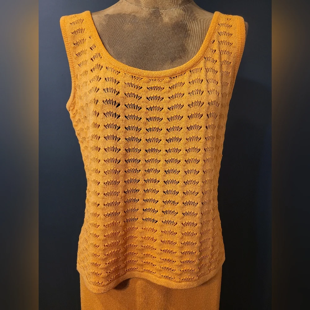 St. John Orange Two Piece Knit Skirt Set Size S / 2 - Picture 3 of 10